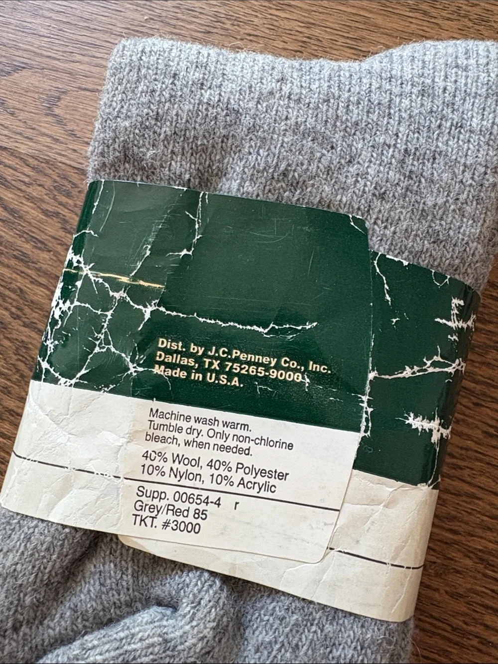 VINTAGE Made in USA St. John’s Bay Wool Blend Red & Grey Socks 10-13